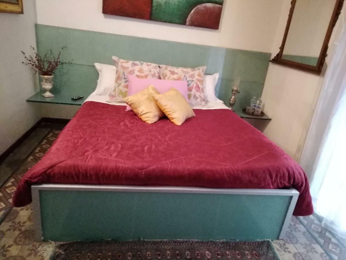 לינה וארוחת בוקר קטאניה House Vintage מראה חיצוני תמונה