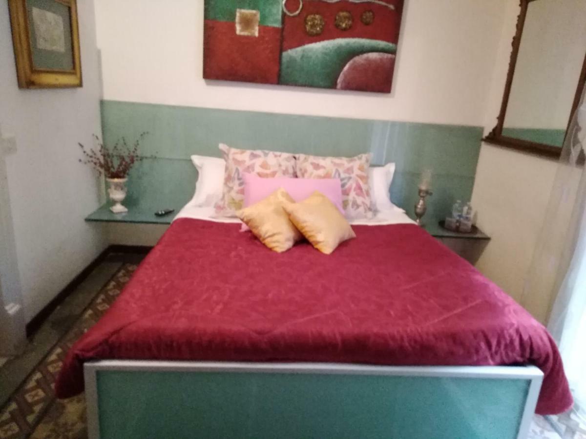 לינה וארוחת בוקר קטאניה House Vintage מראה חיצוני תמונה